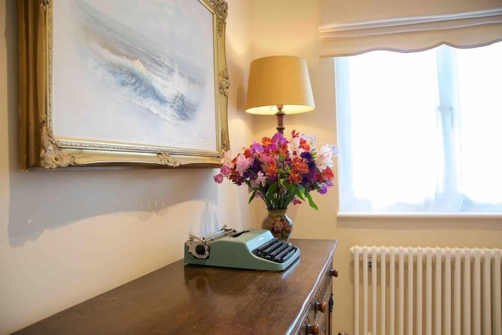 Canal View 2 Bedrooms End Of Terrace Chichester Dış mekan fotoğraf