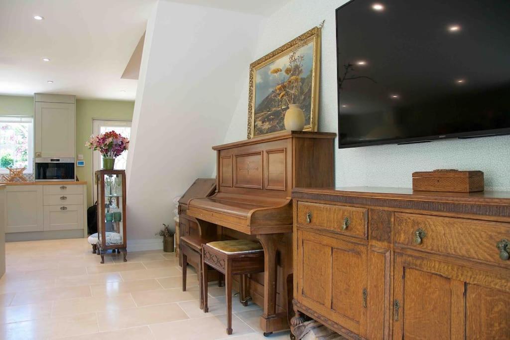 Canal View 2 Bedrooms End Of Terrace Chichester Dış mekan fotoğraf