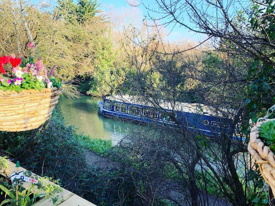 Canal View 2 Bedrooms End Of Terrace Chichester Dış mekan fotoğraf